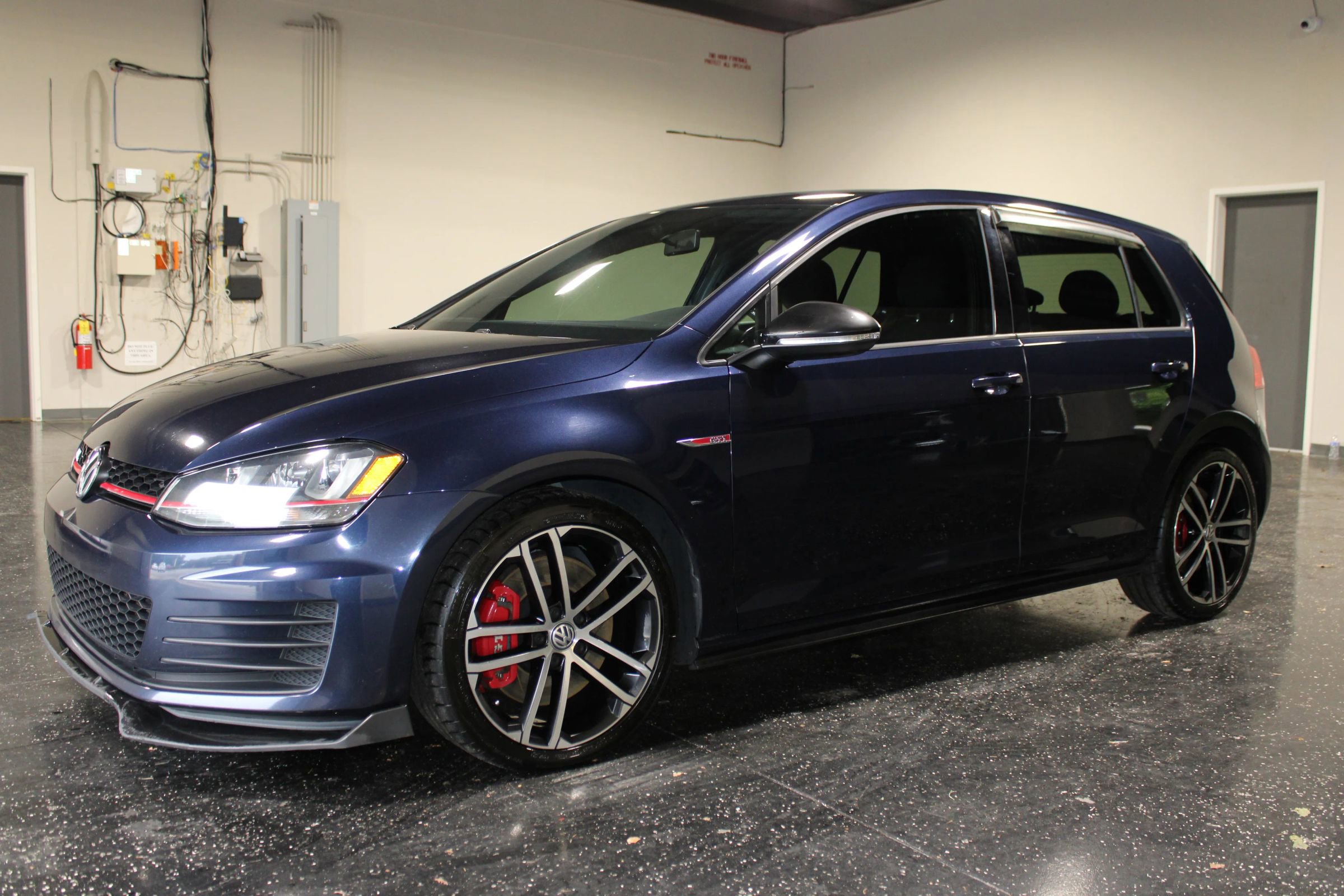 Used 2017 Volkswagen GTI Sport FWD image 6