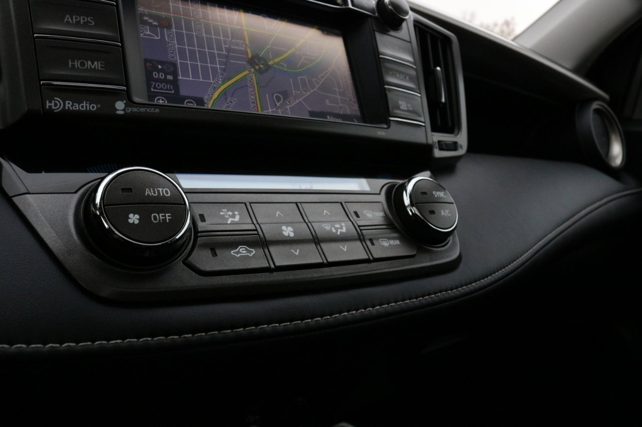 Used 2015 Toyota RAV4 XLE image 29