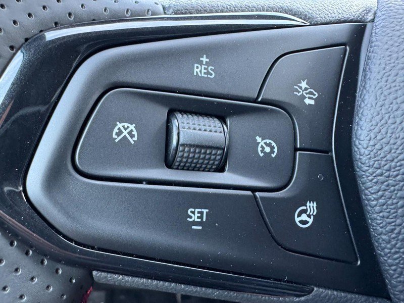 New 2026 Chevrolet Trax RS w/ Sunroof Package FWD image 10