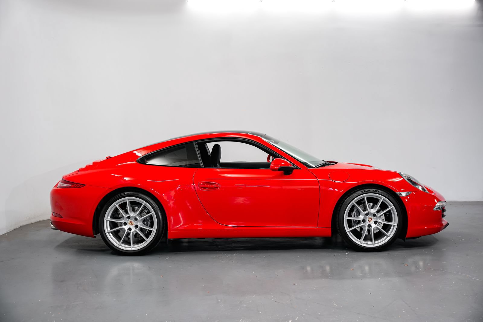 Used 2014 Porsche 911 Carrera RWD image 2