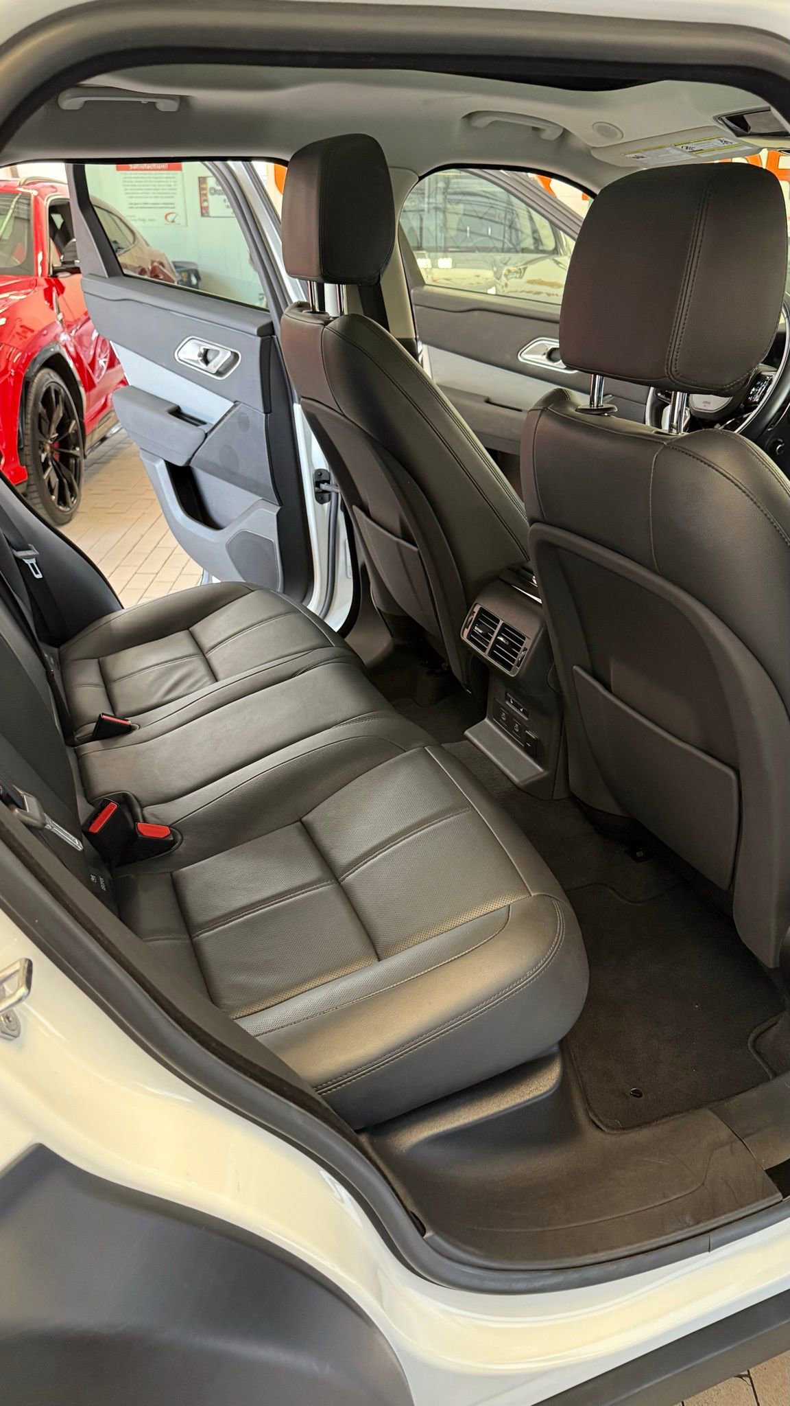 Used 2024 Land Rover Range Rover Velar S image 46