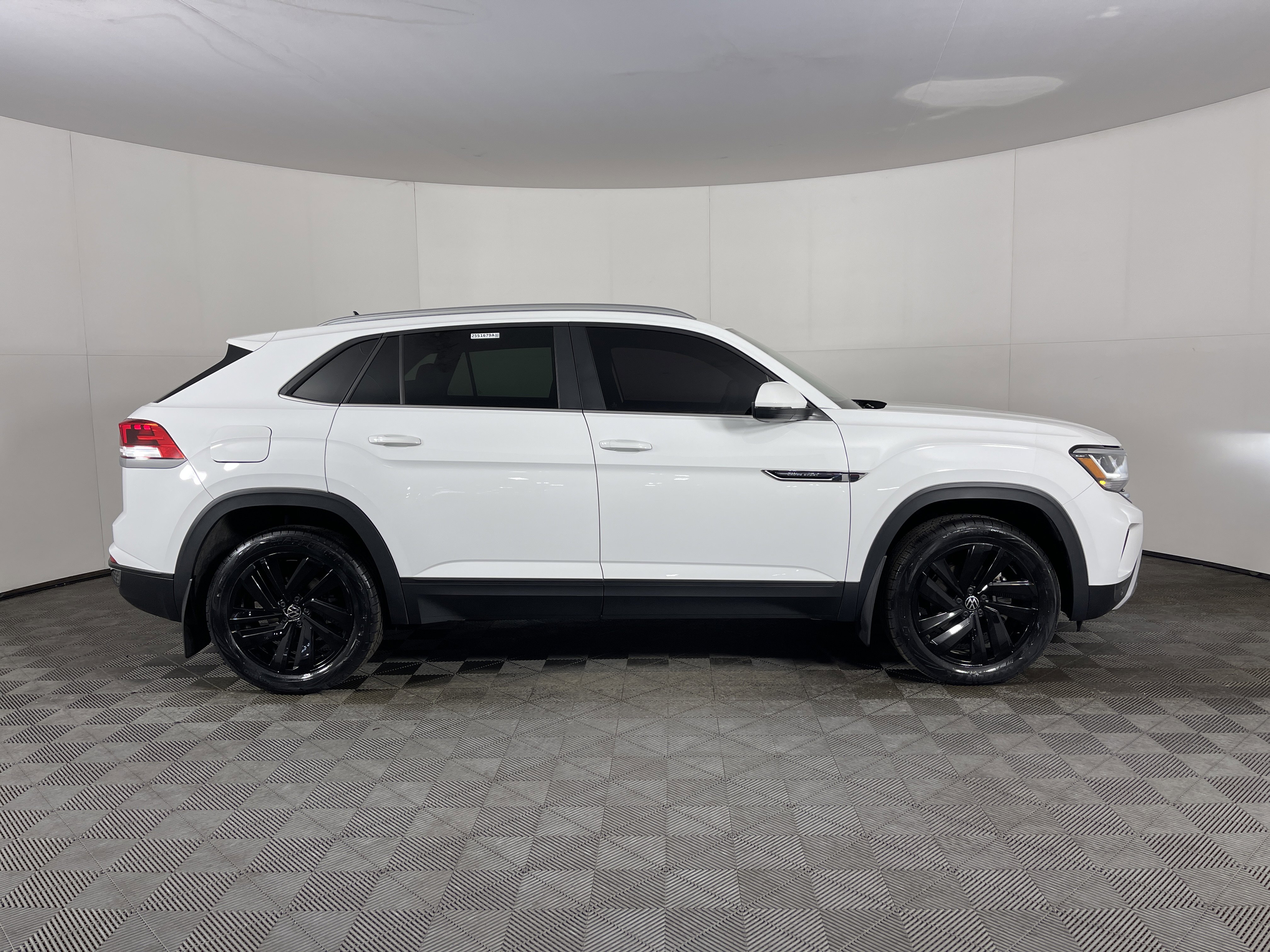 Used 2023 Volkswagen Atlas Cross Sport SE w/ Black Wheel Package image 5