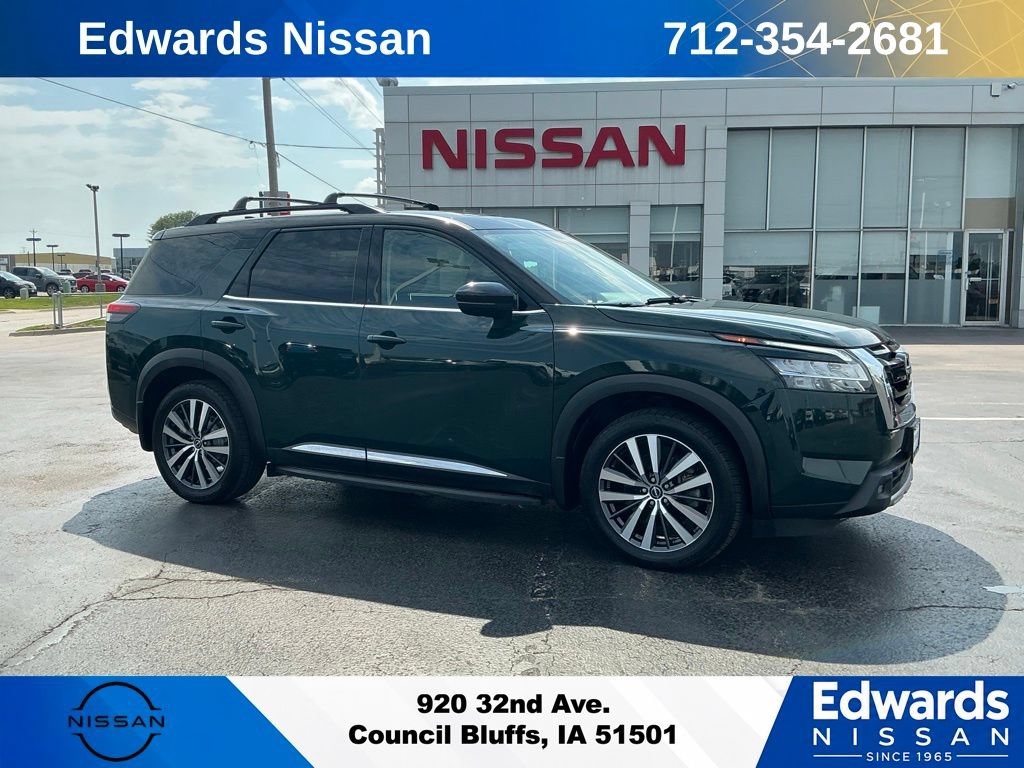 Used 2022 Nissan Pathfinder Platinum w/ Lighting Package (N93) AWD/4WD image 1