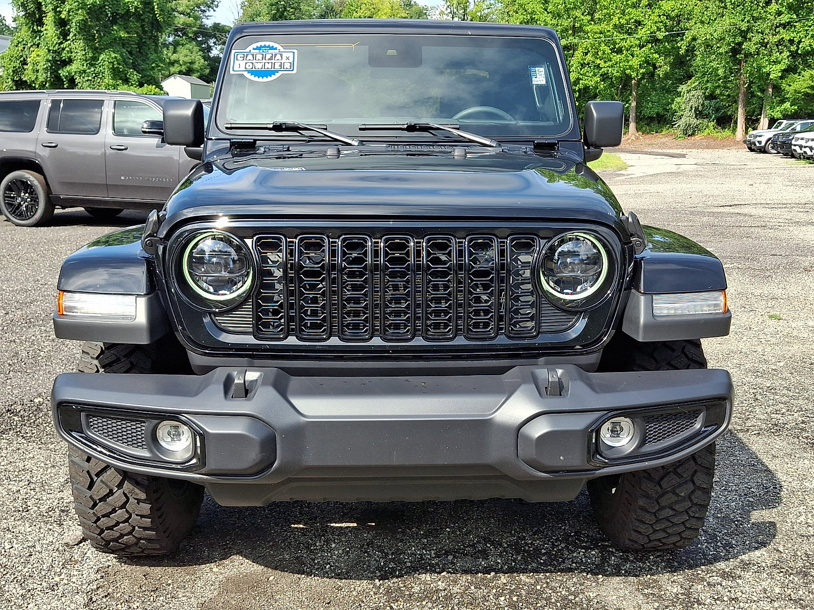 Certified 2025 Jeep Gladiator Sport AWD/4WD image 2