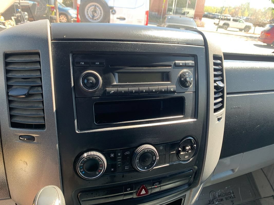 Used 2007 Dodge Sprinter 2500 RWD image 11