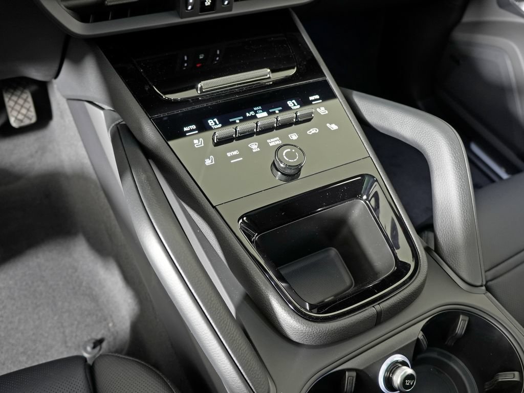 Certified 2026 Porsche Cayenne Coupe AWD/4WD image 31