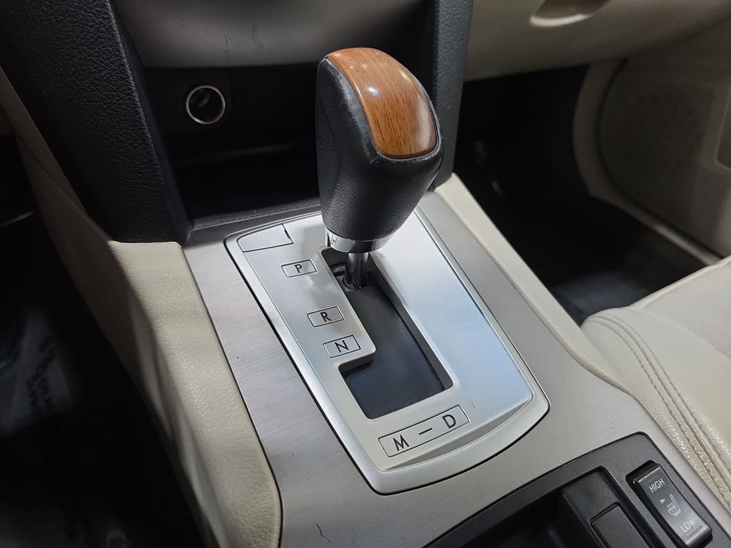 Used 2014 Subaru Outback 2.5i Limited AWD/4WD image 23