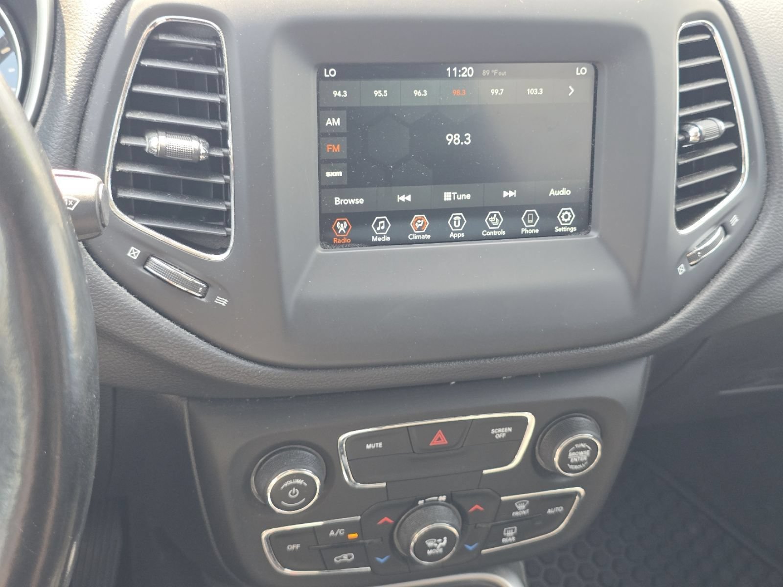 Used 2020 Jeep Compass Latitude w/ Cold Weather Group AWD/4WD image 28