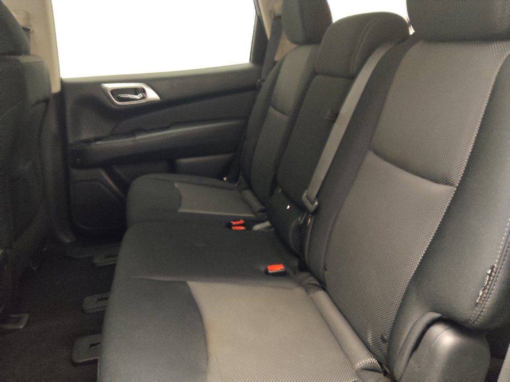 Used 2019 Nissan Pathfinder S FWD image 18