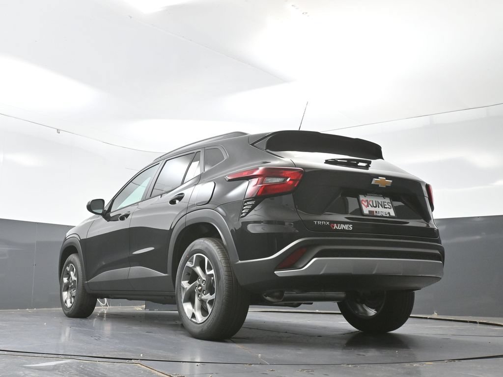 New 2026 Chevrolet Trax LT w/ Driver Confidence Package FWD image 42