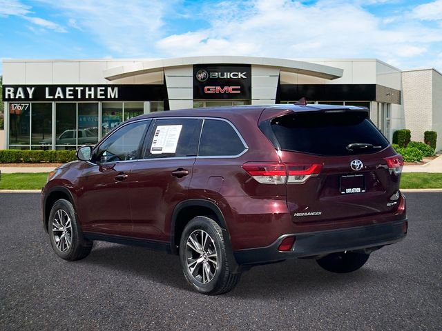 Used 2019 Toyota Highlander Plus AWD/4WD image 3