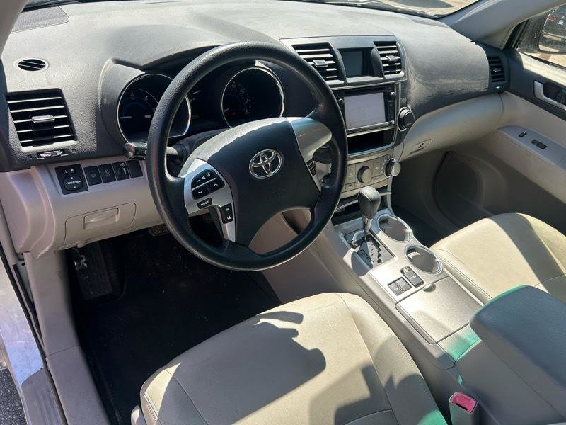 Used 2013 Toyota Highlander 4WD Hybrid image 8