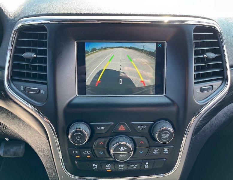 Used 2020 Jeep Grand Cherokee Laredo image 15