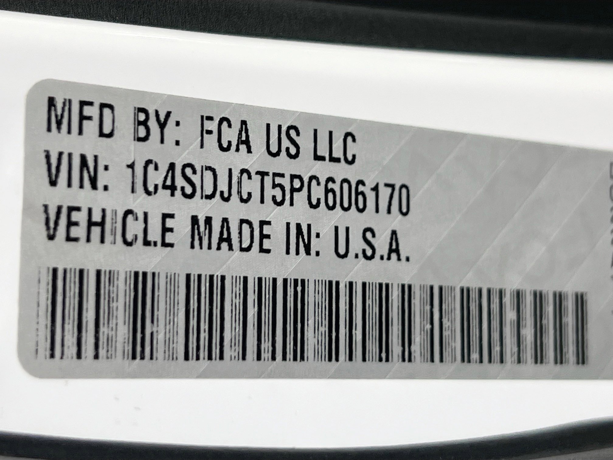 Used 2023 Dodge Durango R/T w/ Hemi Orange Plus Package image 33