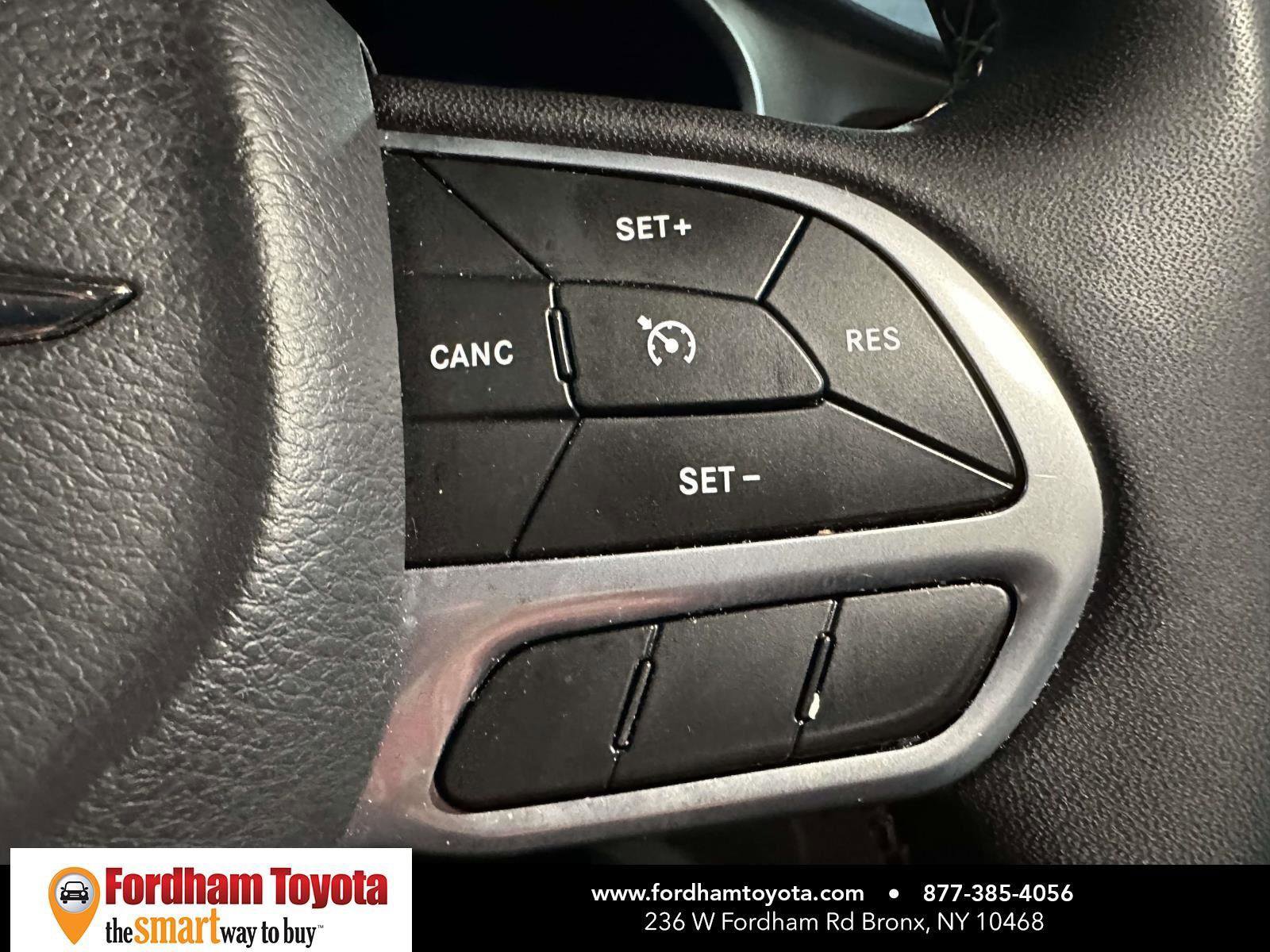 Used 2024 Chrysler Voyager LX image 28