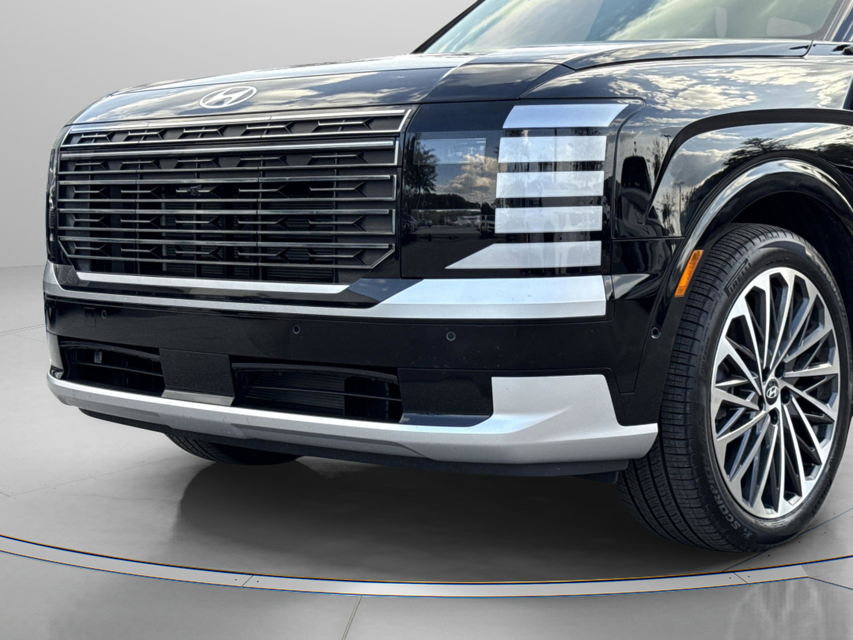 Used 2026 Hyundai Palisade Calligraphy image 4