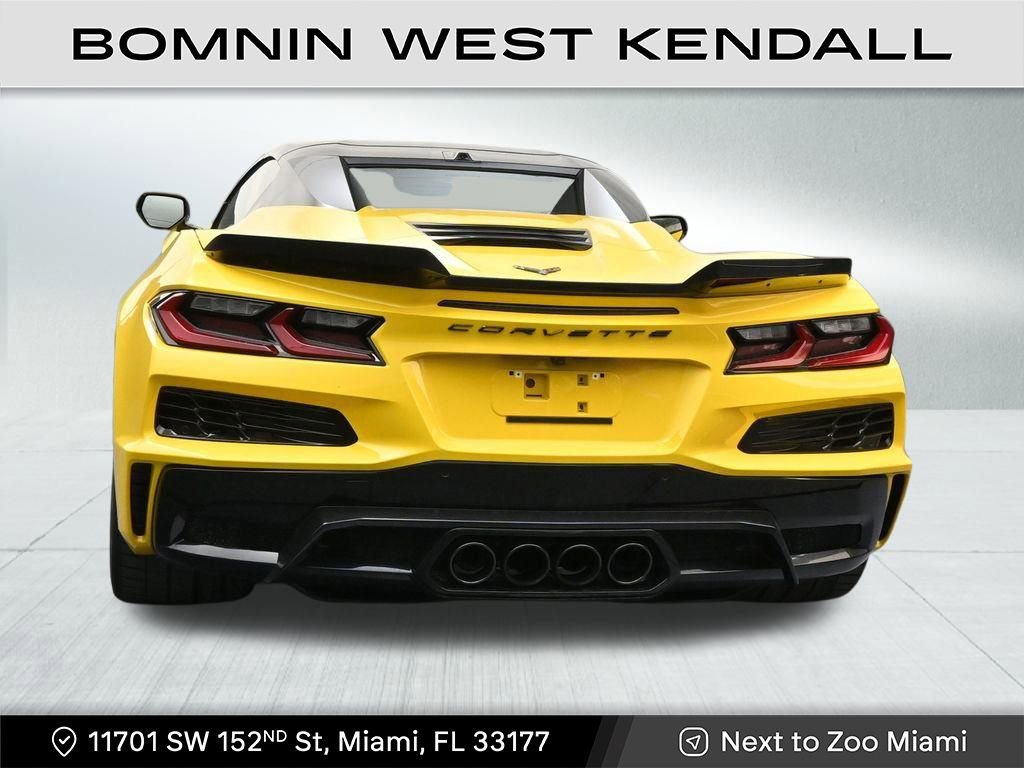 Used 2025 Chevrolet Corvette Z06 w/ Stealth Interior Trim Package image 4