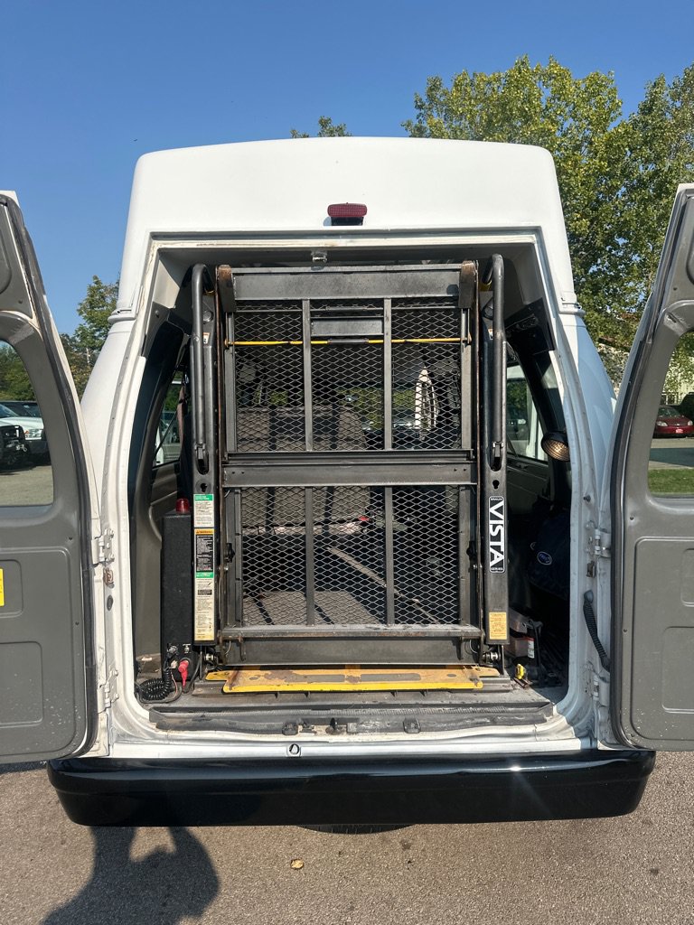 Used 2007 Ford E-250 and Econoline 250 Extended RWD image 15
