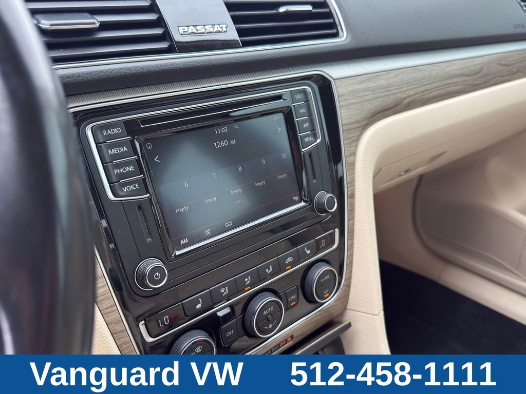 Used 2018 Volkswagen Passat 2.0T SE FWD image 16