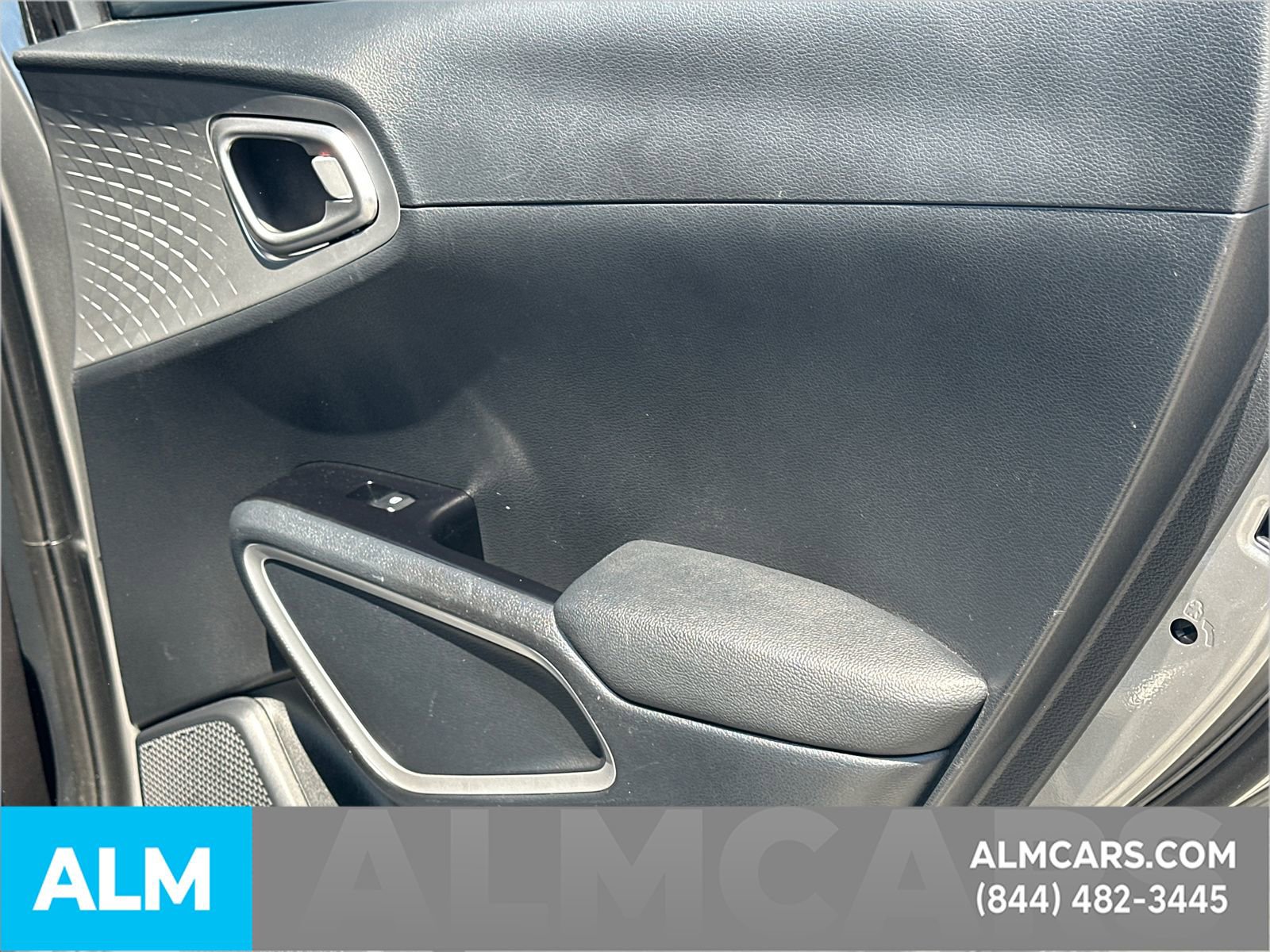 Used 2025 Kia Soul LX w/ LX Technology Package image 35