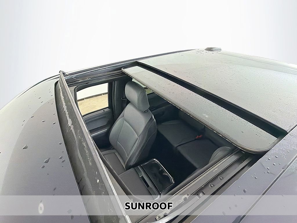 Used 2024 Ford F150 Lightning Lariat image 4