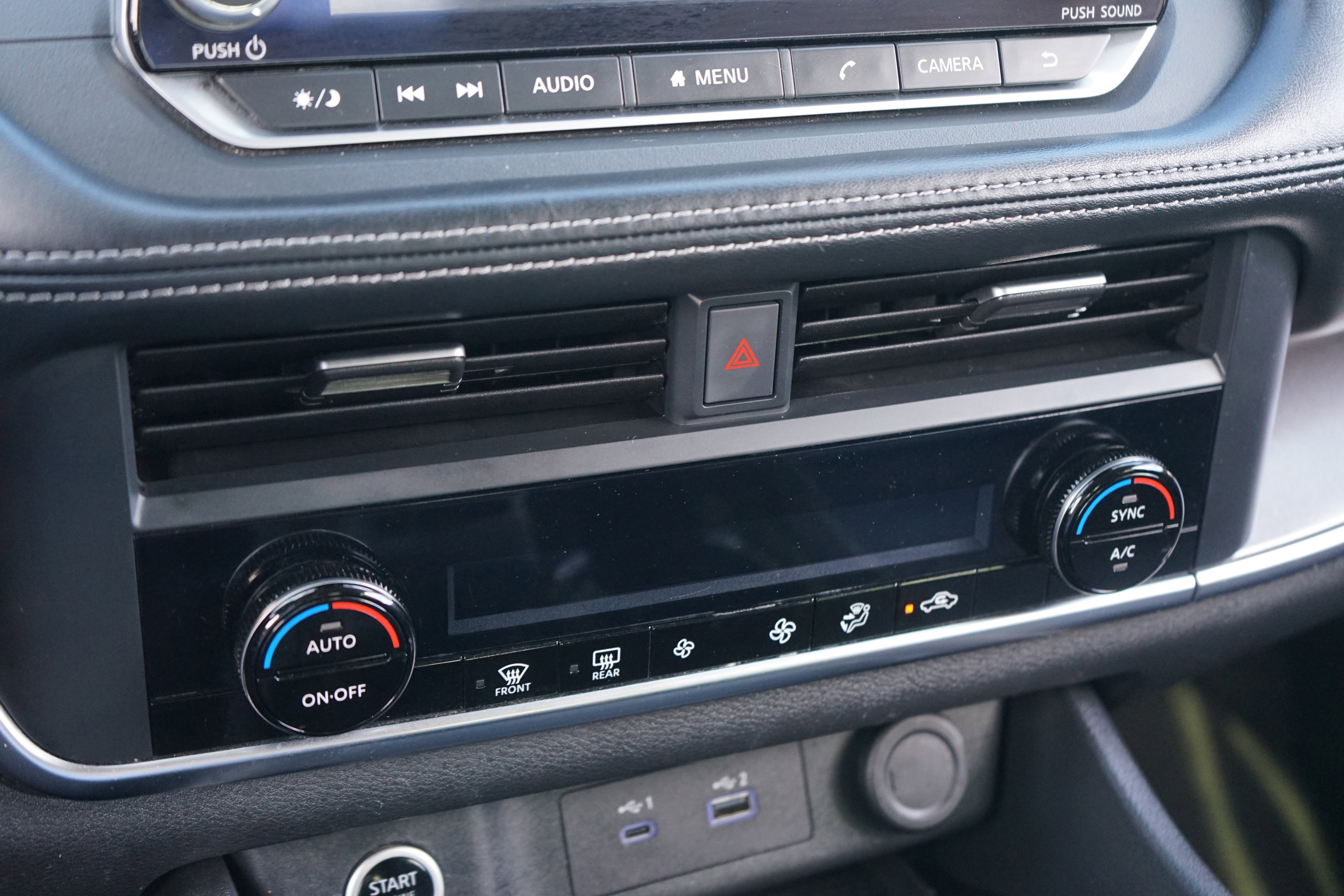 Used 2023 Nissan Rogue SV image 17