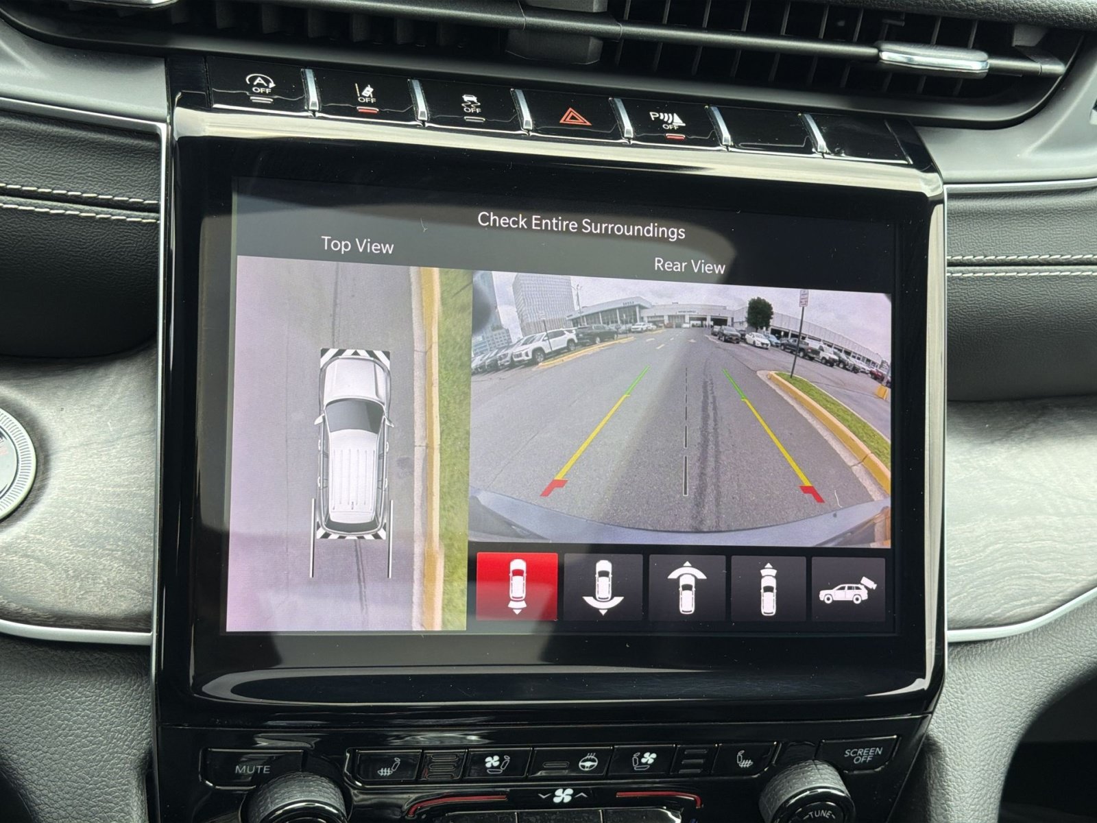Used 2023 Jeep Grand Cherokee L Limited w/ Luxury Tech Group II AWD/4WD image 19