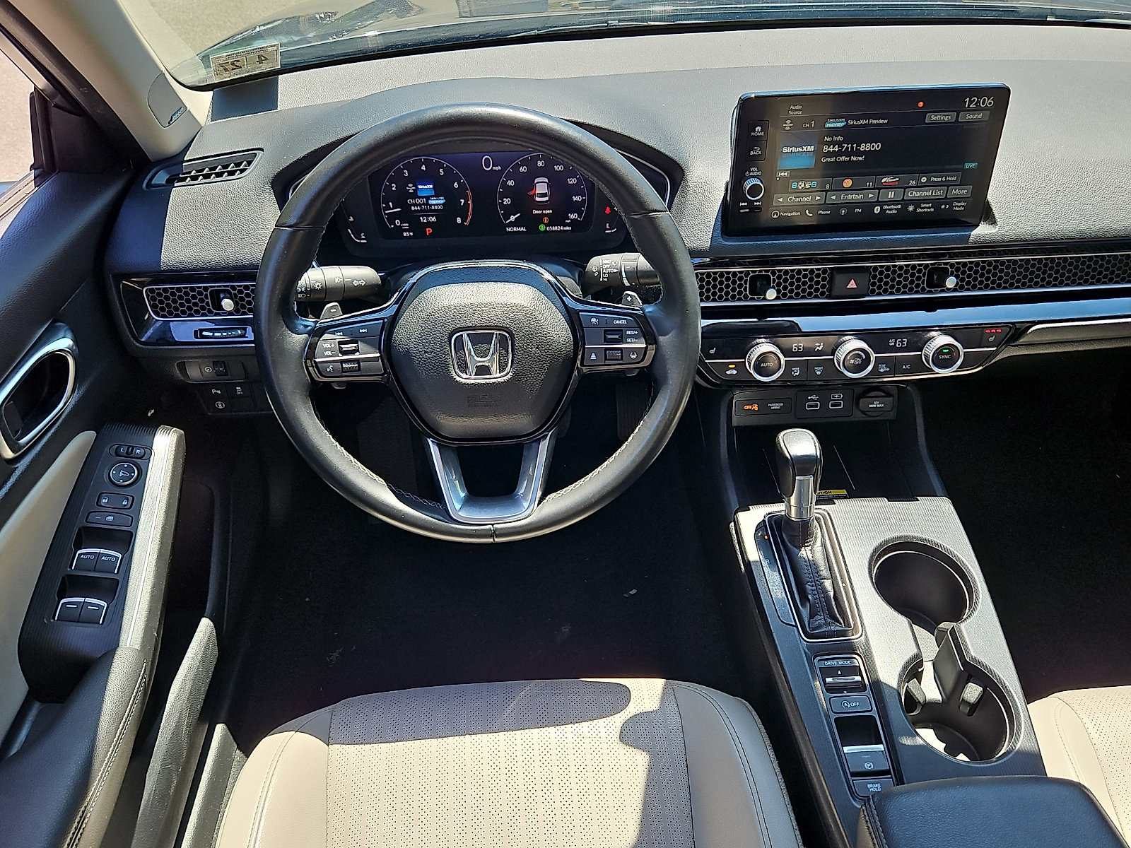 Used 2022 Honda Civic Touring image 11