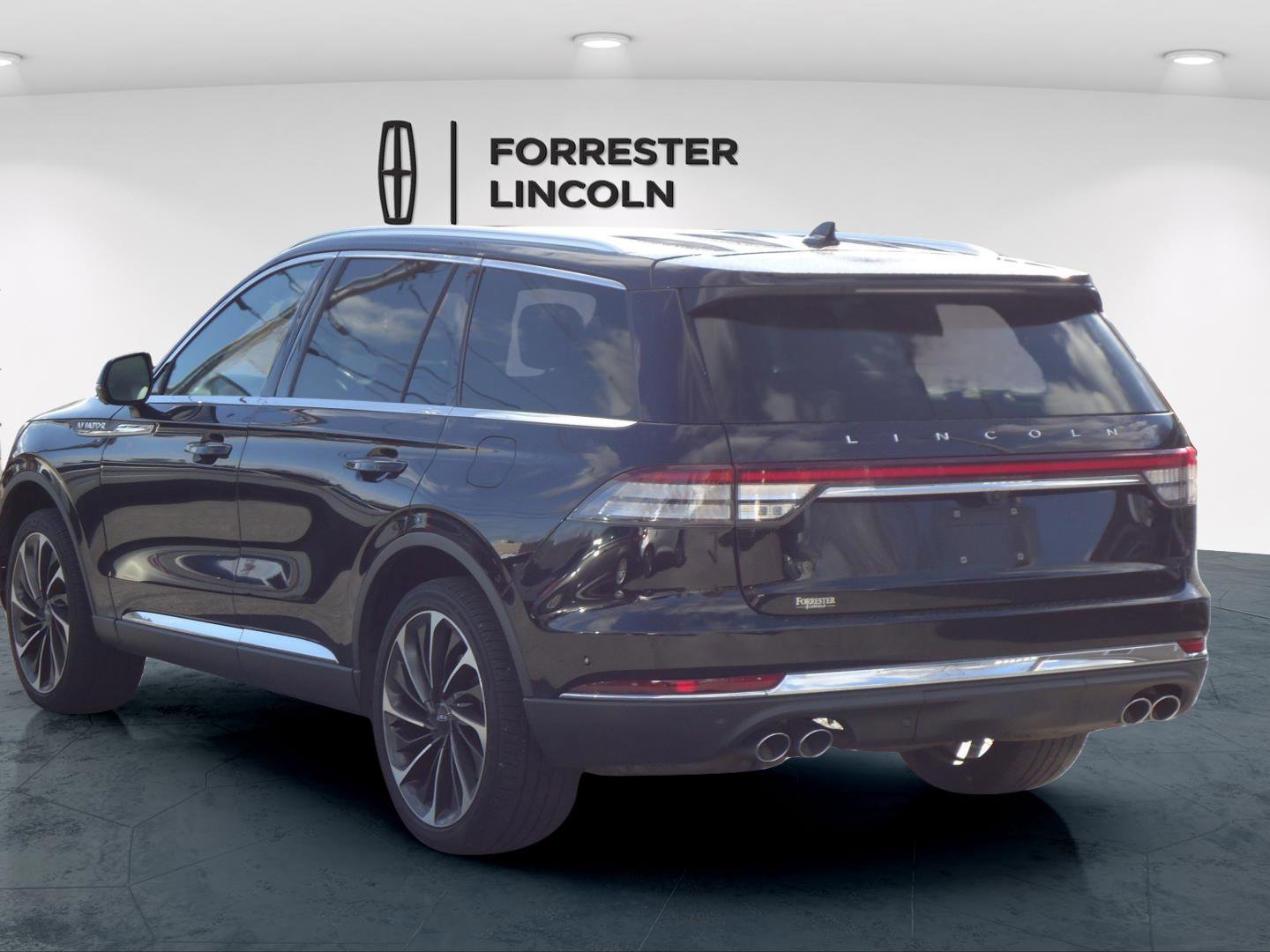 Used 2023 Lincoln Aviator Reserve w/ Equipment Group 201A image 5