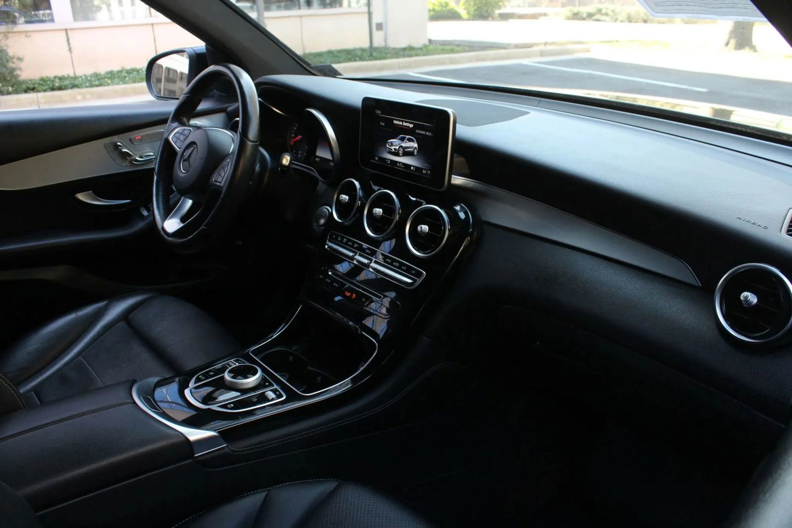 Used 2017 Mercedes-Benz GLC 300 4MATIC w/ Premium 1 Package image 26