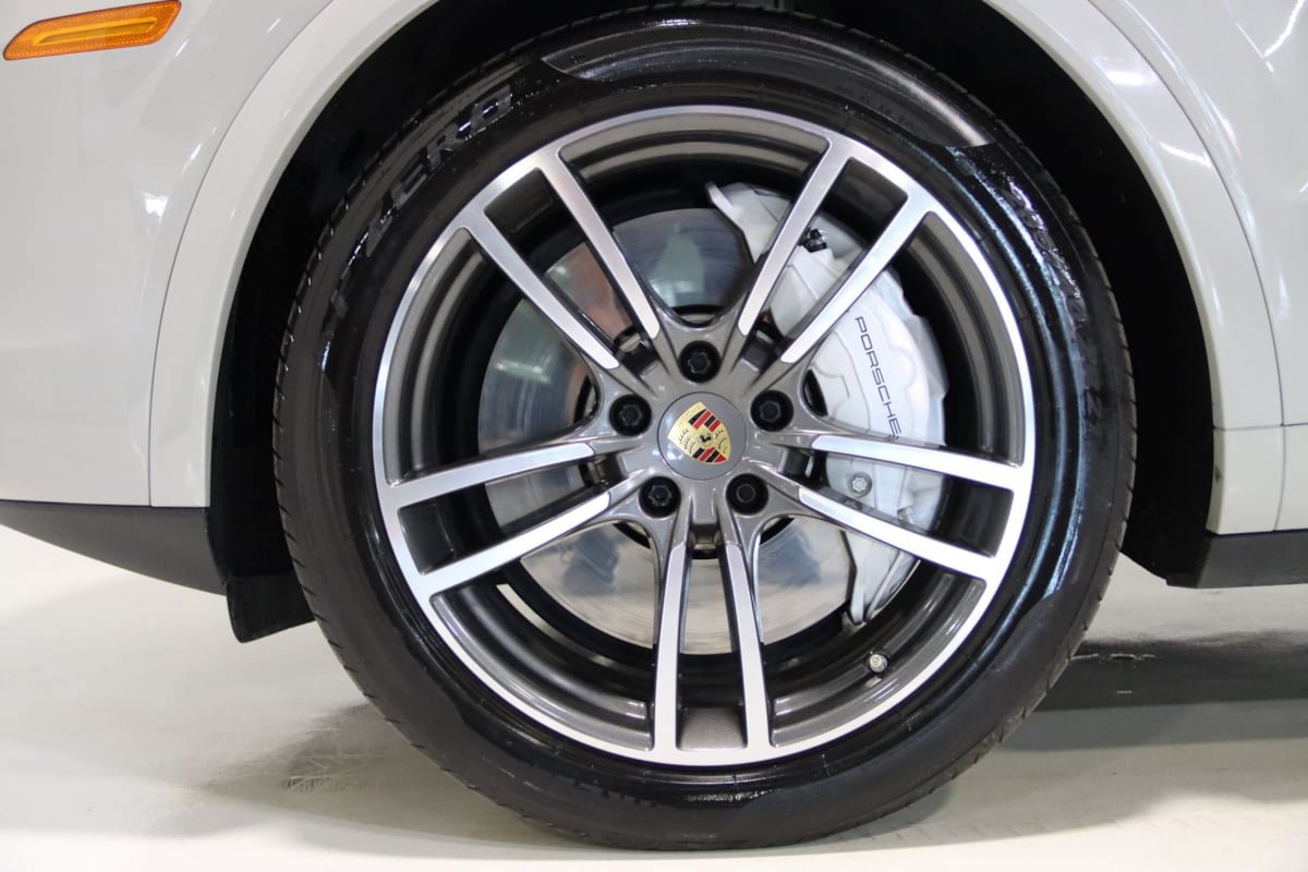 Used 2020 Porsche Cayenne Turbo AWD/4WD image 90