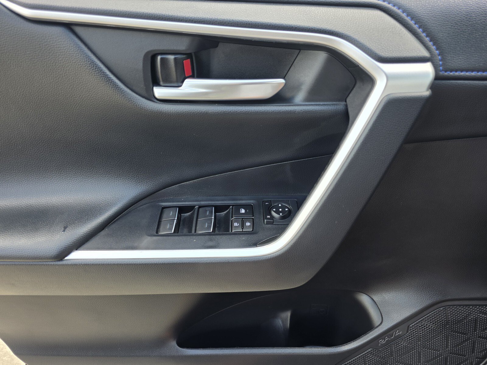 Certified 2024 Toyota RAV4 XSE AWD/4WD image 29