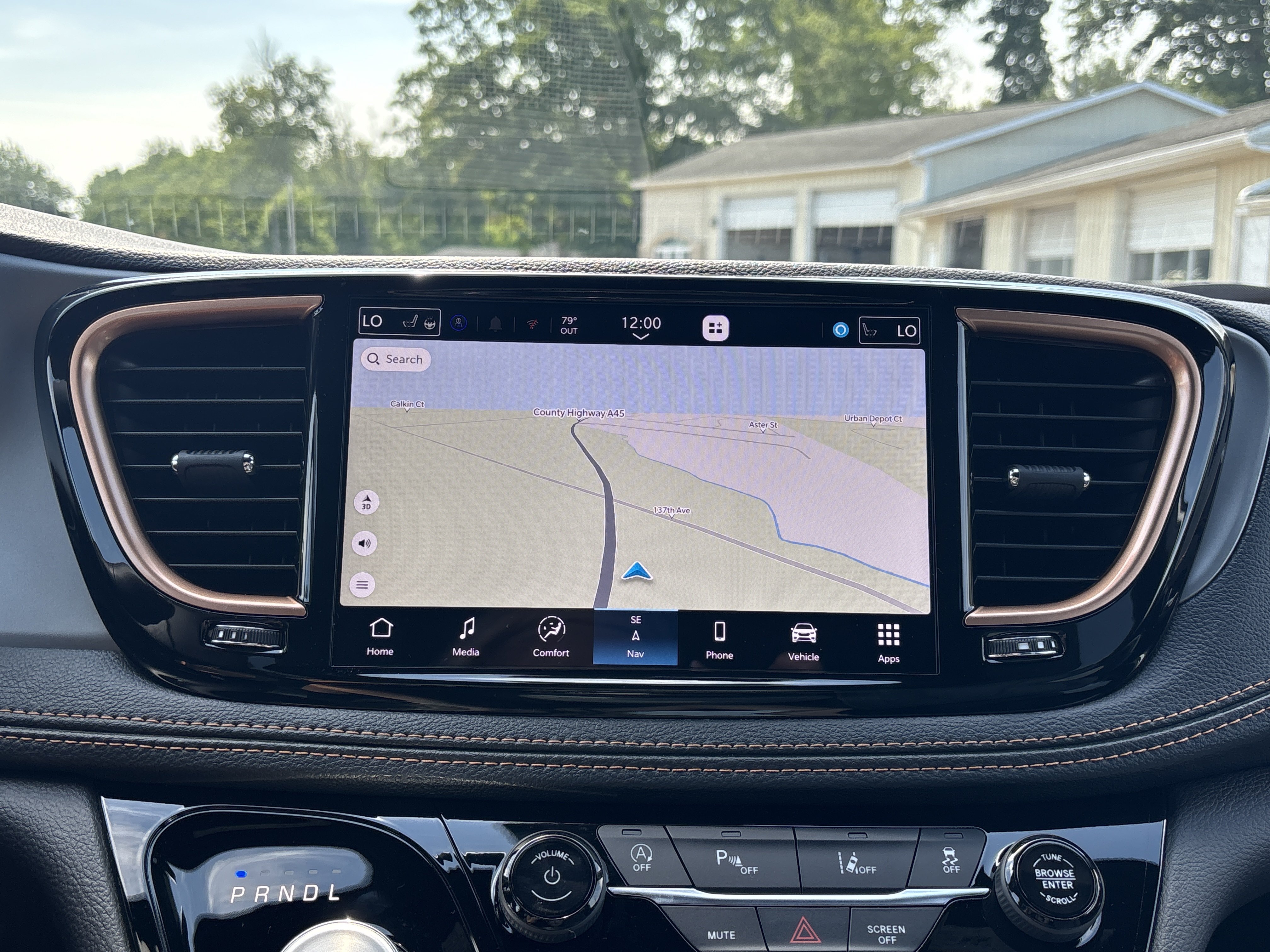 New 2027 Chrysler Pacifica Pinnacle FWD image 4
