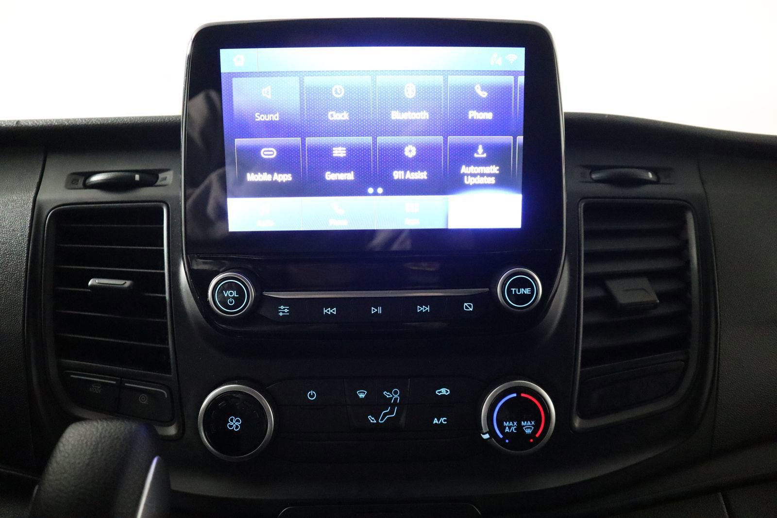 Used 2020 Ford Transit 150 Low Roof AWD image 36