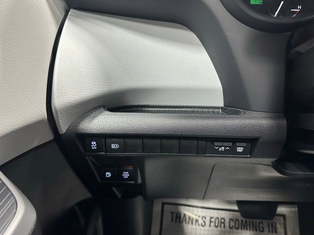 Used 2025 Toyota Sienna LE FWD image 16
