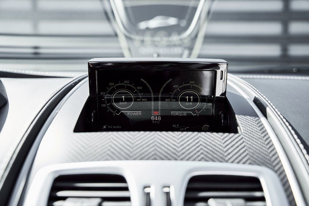 Used 2017 Aston Martin Vanquish S image 70