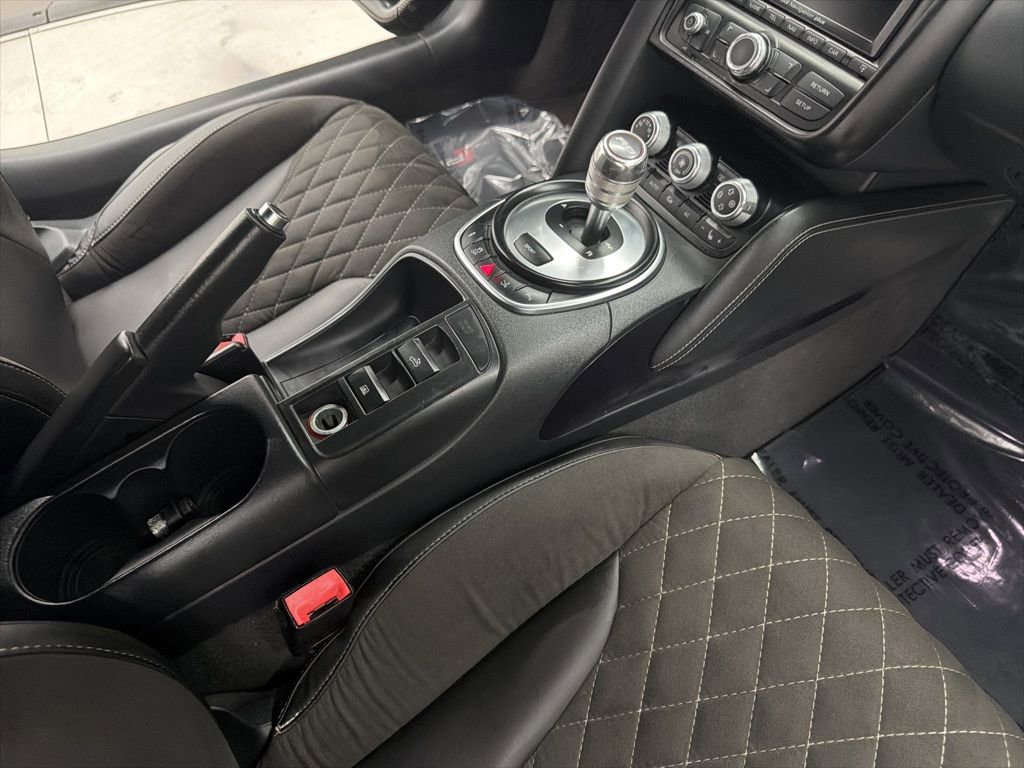 Used 2011 Audi R8 V10 image 22