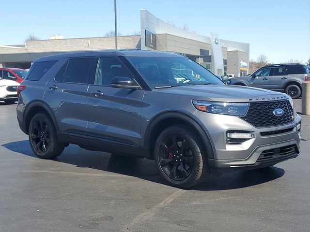 Used 2022 Ford Explorer ST w/ Equipment Group 401A AWD/4WD image 2