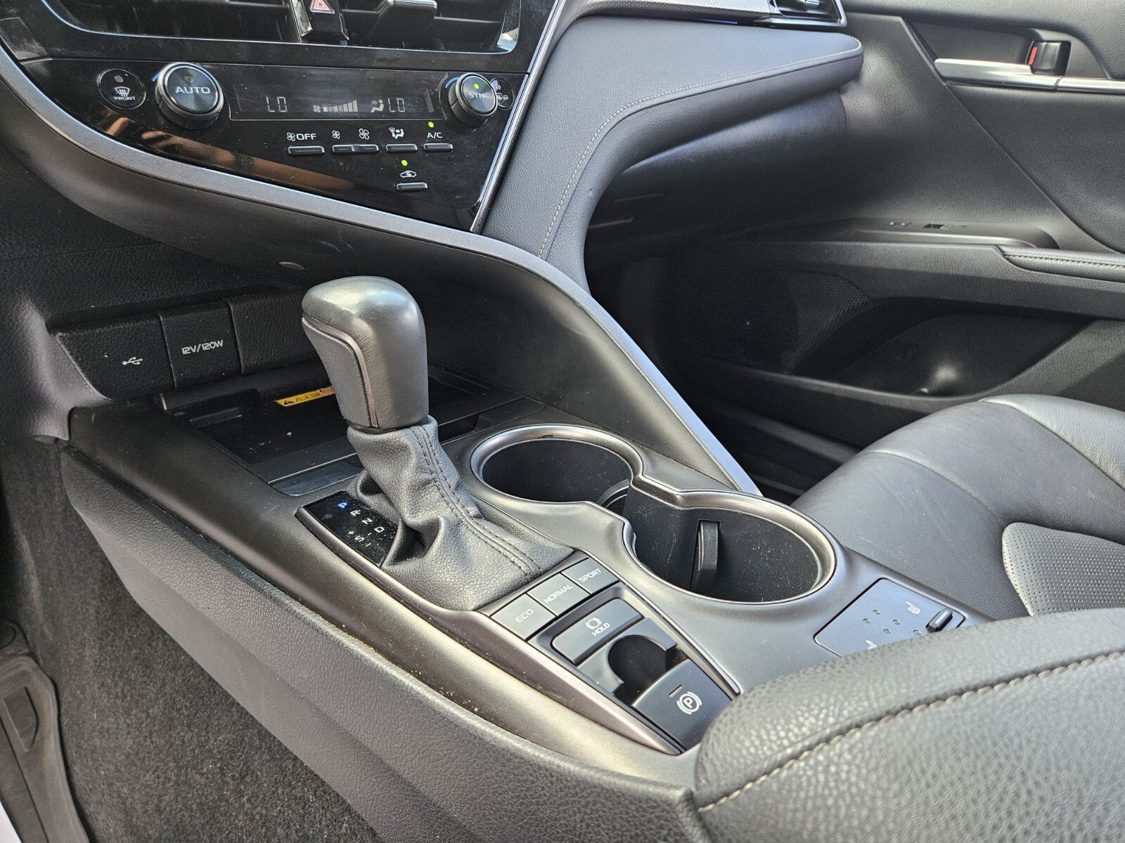 Used 2024 Toyota Camry XSE w/ Cold Weather Package FWD image 23