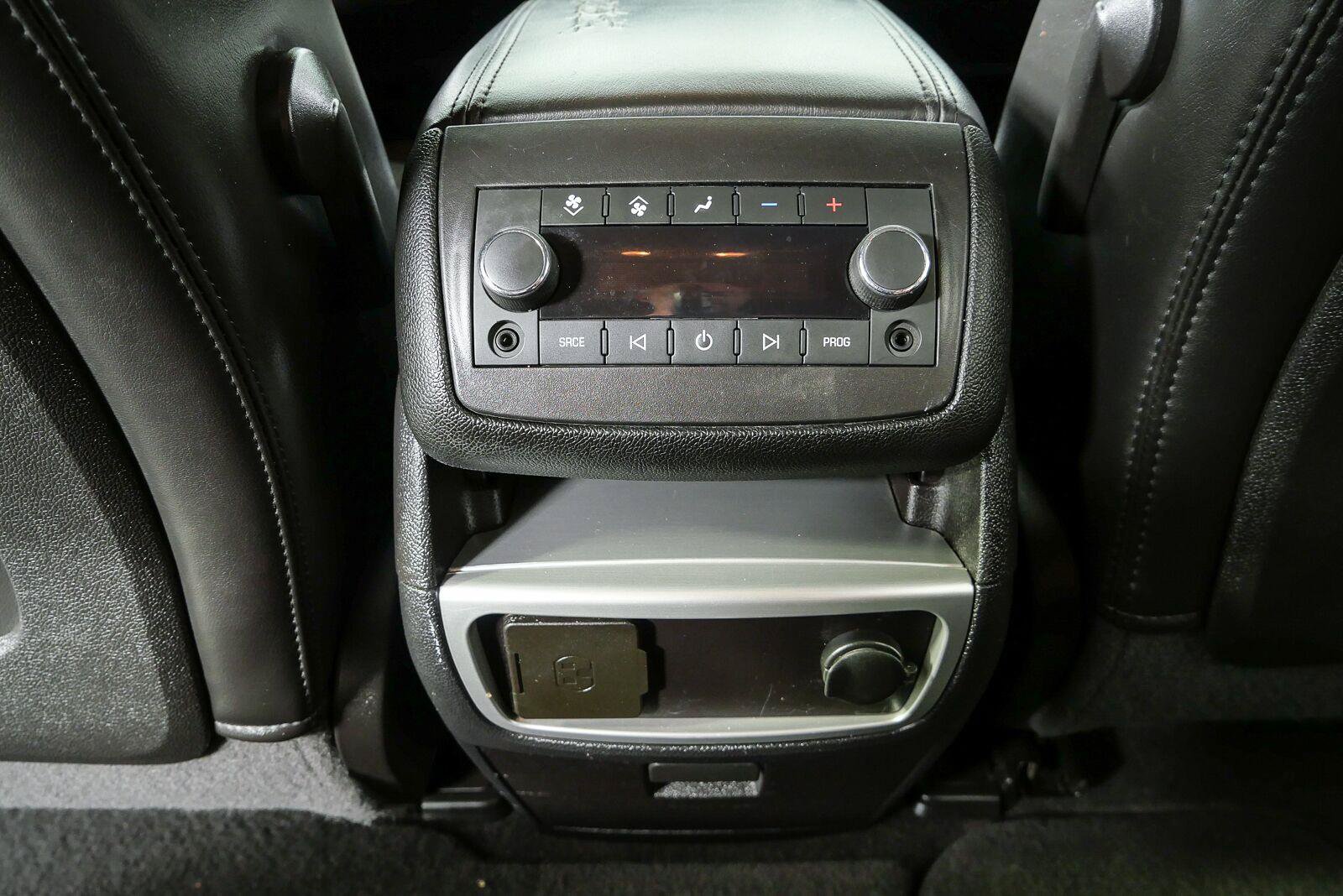 Used 2008 GMC Acadia SLT w/ Convenience Package FWD image 18