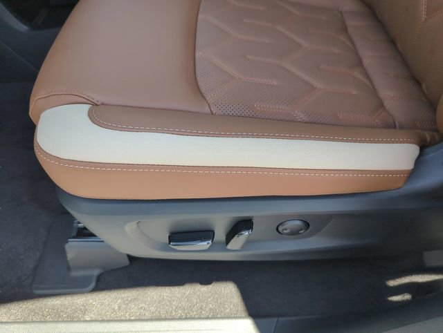 New 2026 Nissan Pathfinder Platinum FWD image 30