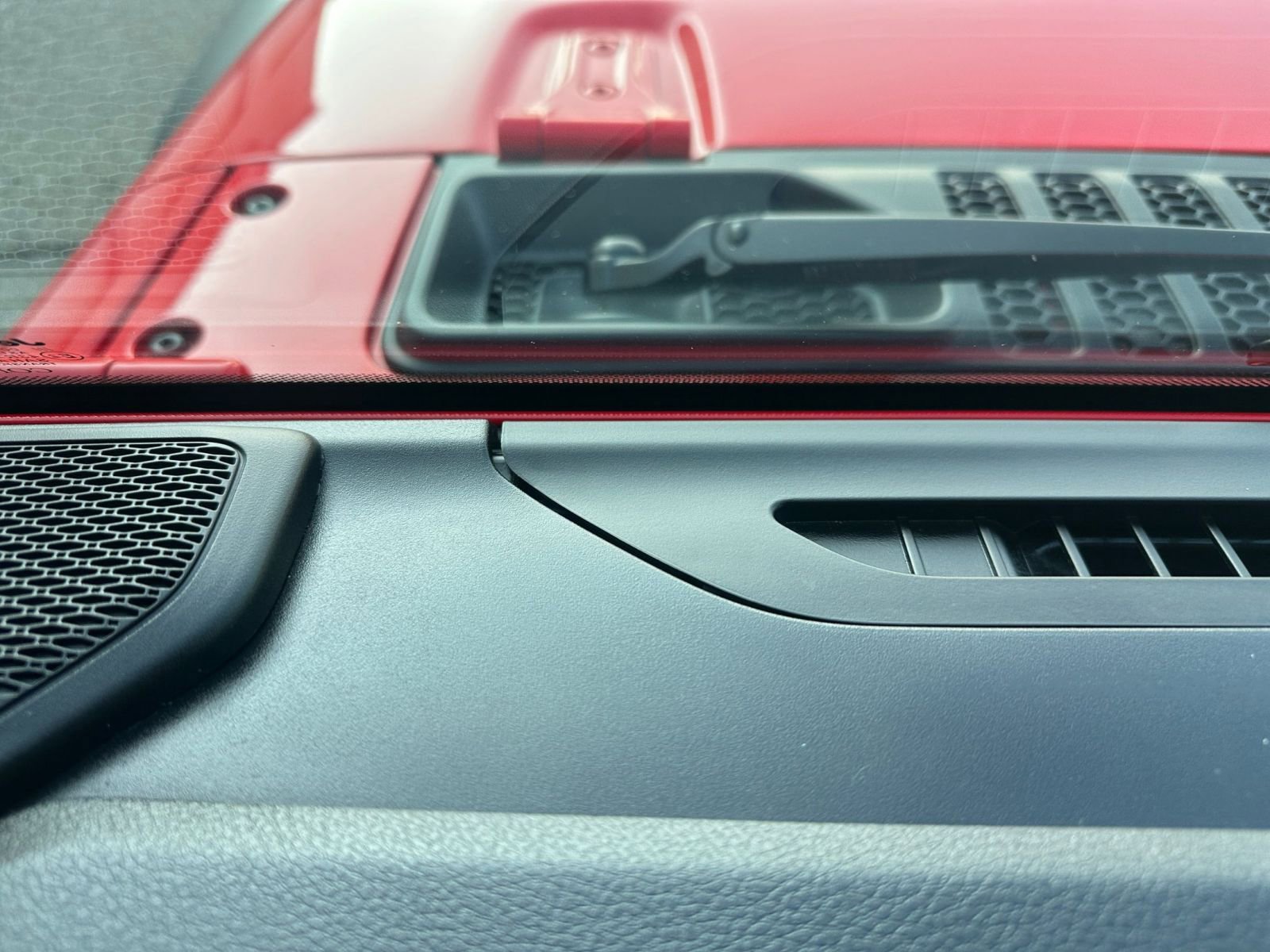 Used 2025 Jeep Wrangler Sport S image 34