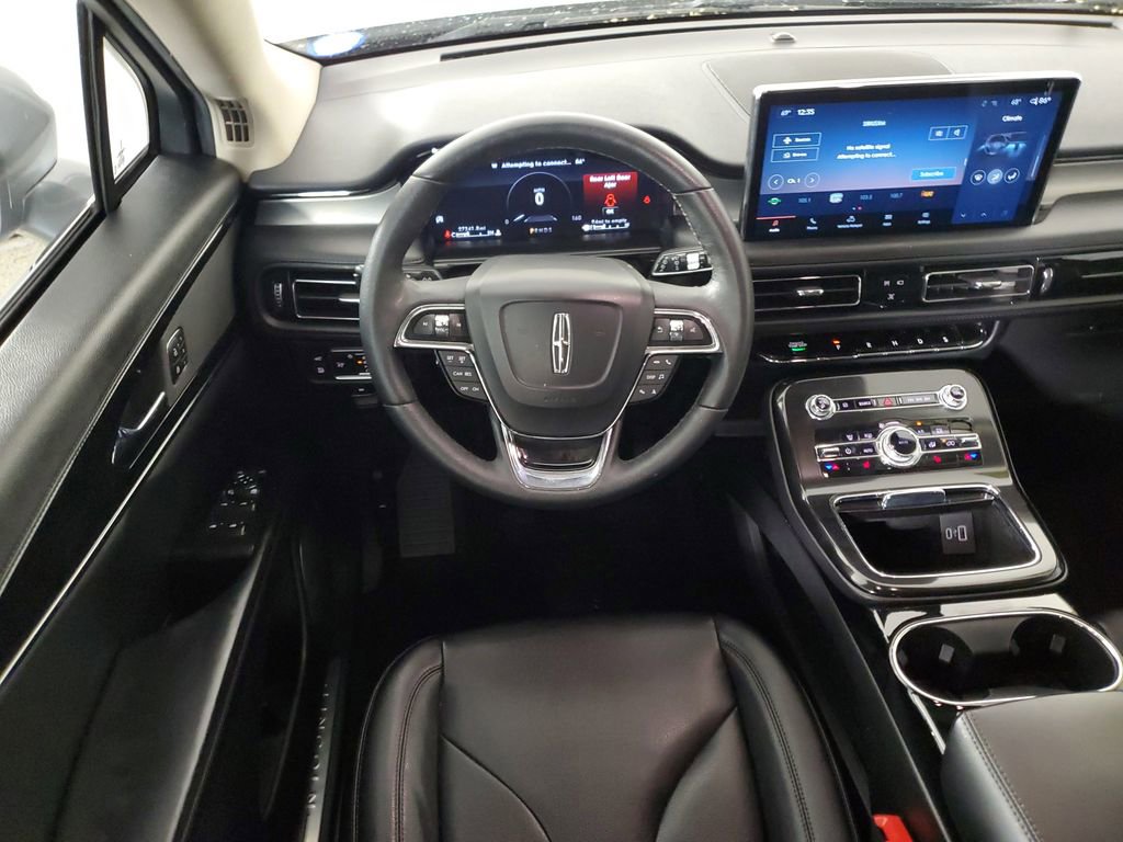 Used 2023 Lincoln Nautilus FWD image 16