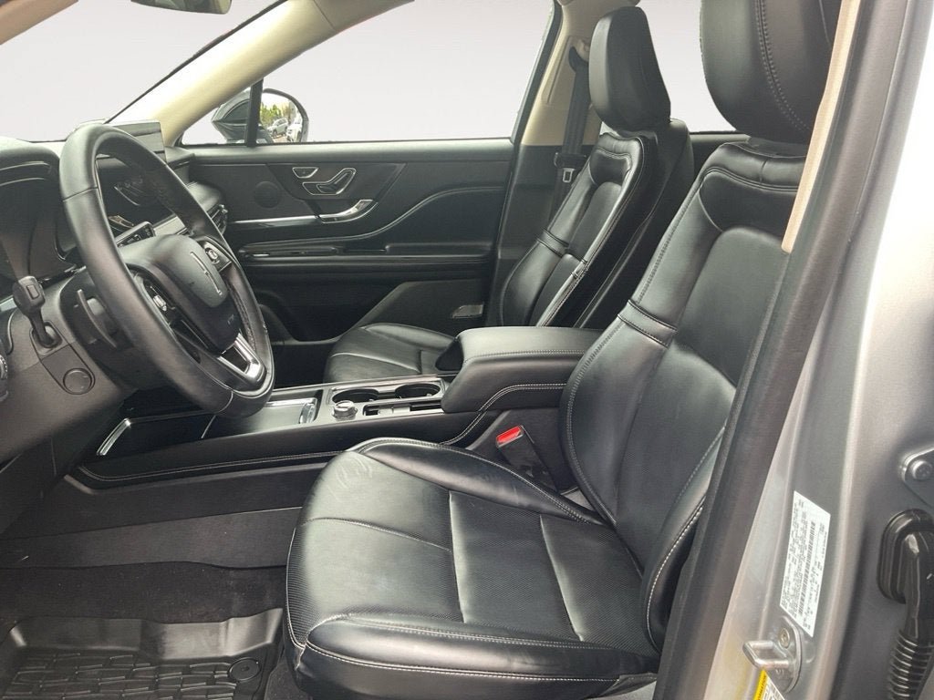 Used 2023 Lincoln Corsair AWD w/ Equipment Group 101A image 9