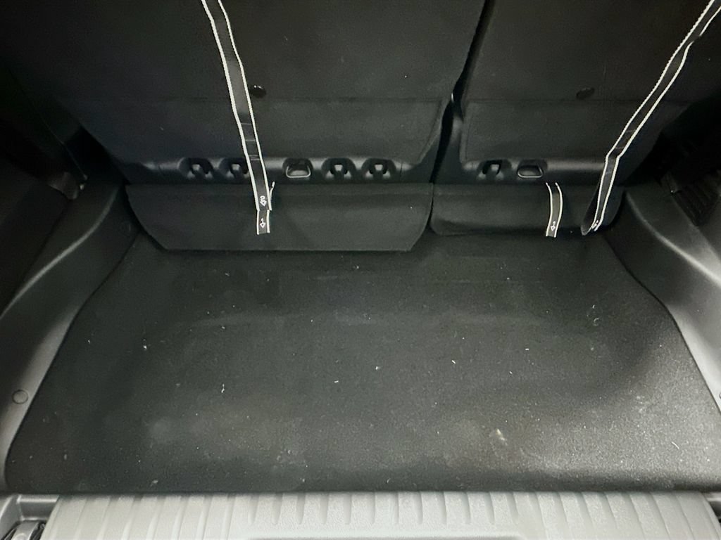 New 2026 Chrysler Voyager LX FWD image 32
