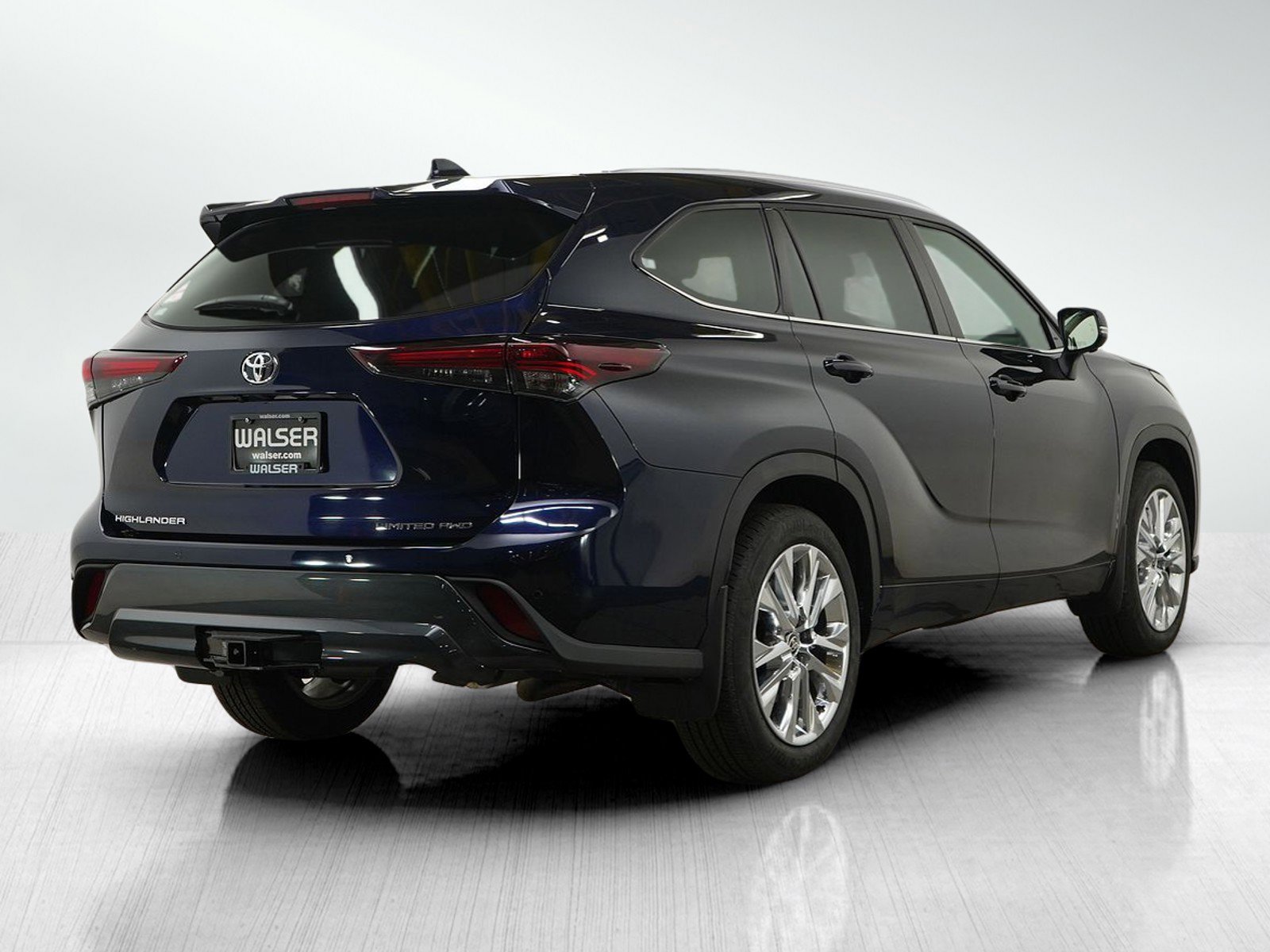 Used 2026 Toyota Highlander Limited AWD/4WD image 5