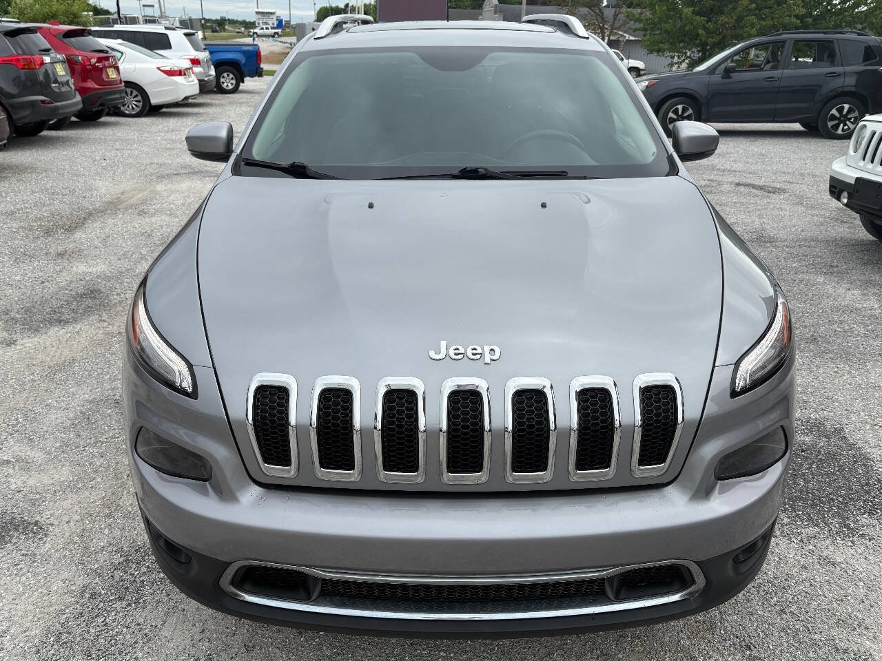 Used 2015 Jeep Cherokee Limited AWD/4WD image 2