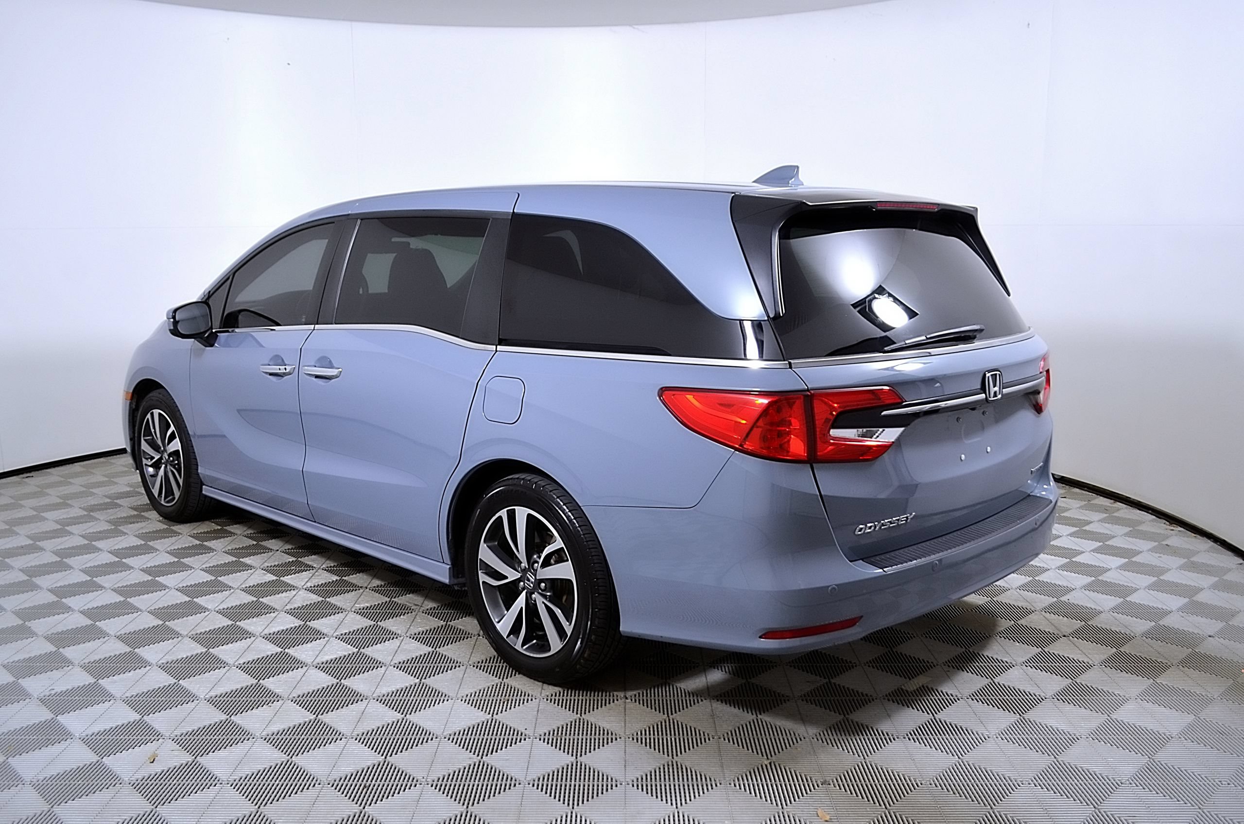 Used 2024 Honda Odyssey Touring image 9