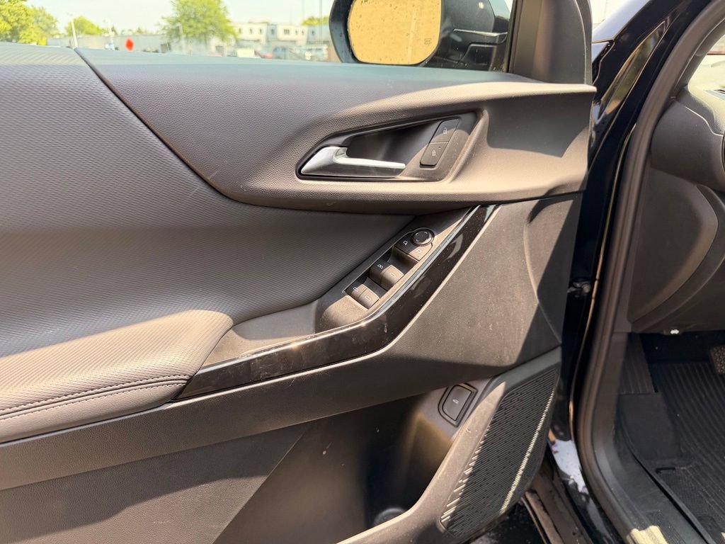 Used 2025 Chevrolet Equinox LT w/ Convenience Package II FWD image 10