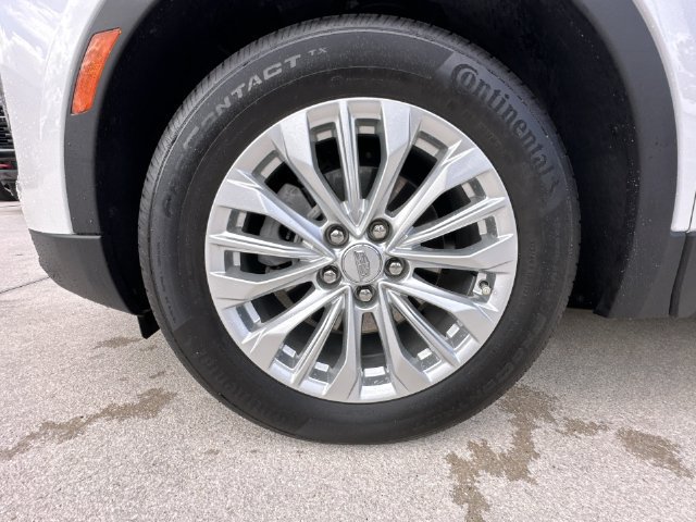 Certified 2024 Cadillac XT4 Luxury w/ Cold Weather Package FWD image 18